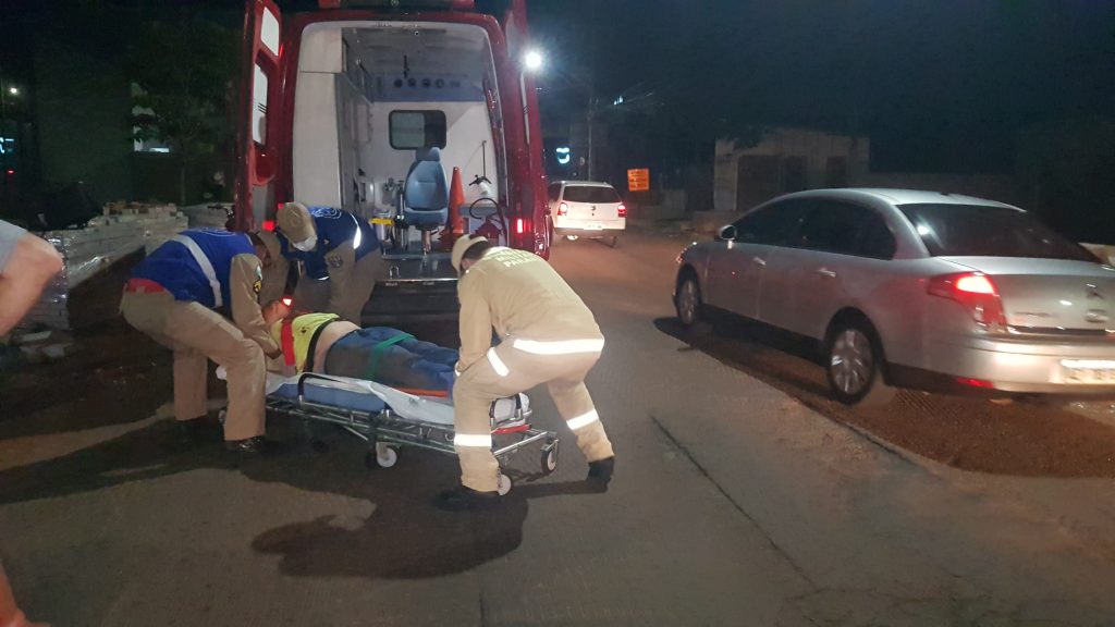 Motociclista fica ferido durante batida com carro no Centro