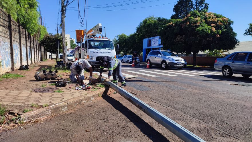 Transitar realiza substituição de semáforos no Centro
