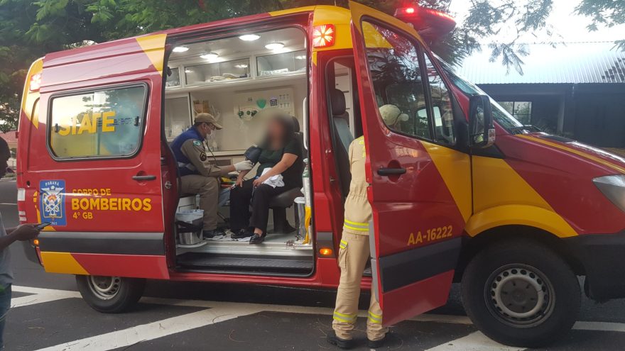 Acidente envolvendo motorista de aplicativo deixa pessoa ferida