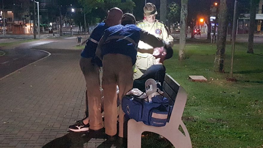 Jovem é assaltado e agredido à coronhadas no centro de Cascavel