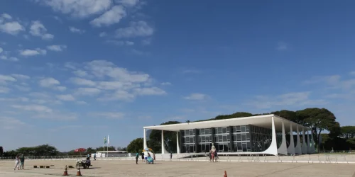 Imagem referente a Praça dos Três Poderes será restaurada, diz Cappelli