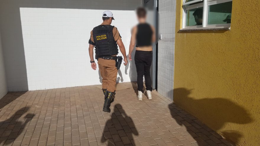 Jovem é preso por embriaguez ao volante após se envolver em acidente