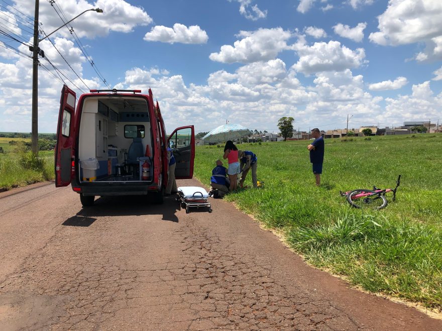 Ciclista fica ferida em acidente de trânsito na Rua Cristal