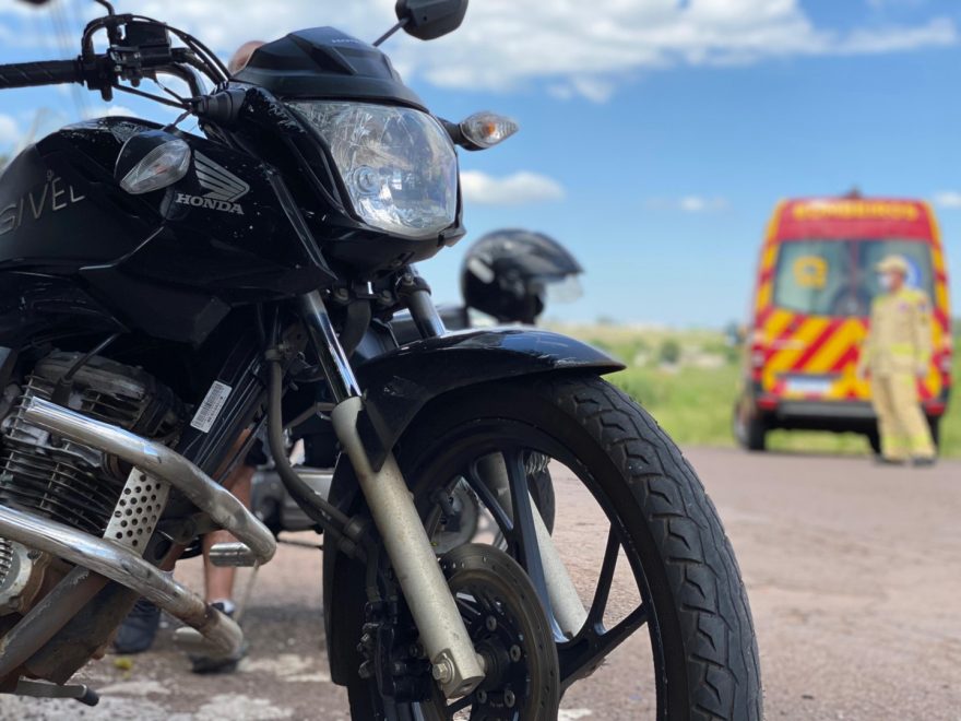 Acidente envolvendo moto e cachorro deixa jovem ferido no XIV de Novembro