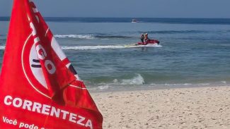 Aumenta número de resgates feitos por bombeiros nas praias do Rio