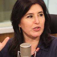 Imagem referente a Tebet garante recursos para pagar pisos salariais da saúde e educação