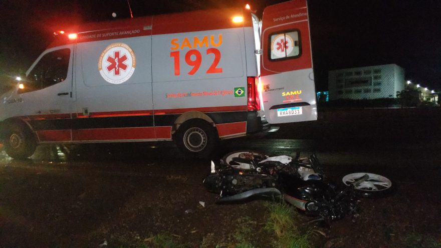 Motociclista fica ferido em acidente na marginal da BR-277 no Cascavel Velho
