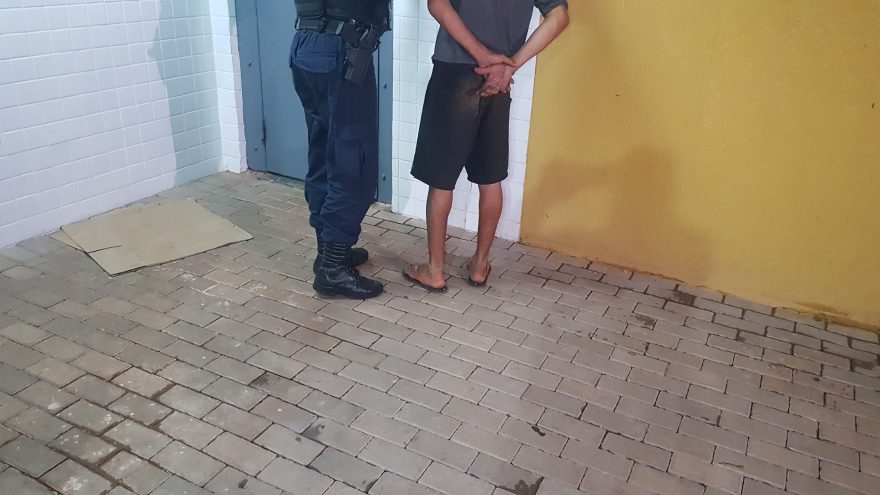 Marido é preso após agredir esposa com socos e ameaçá-la com faca no Brasília