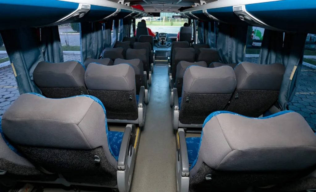 Homem é preso por filmar mãe amamentando filha dentro de ônibus