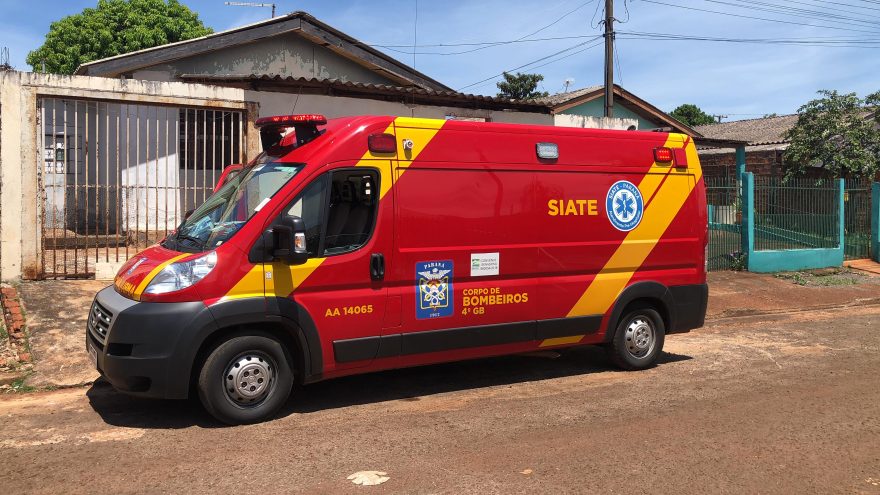 Criança fica ferida ao escorregar no piso de casa no Interlagos