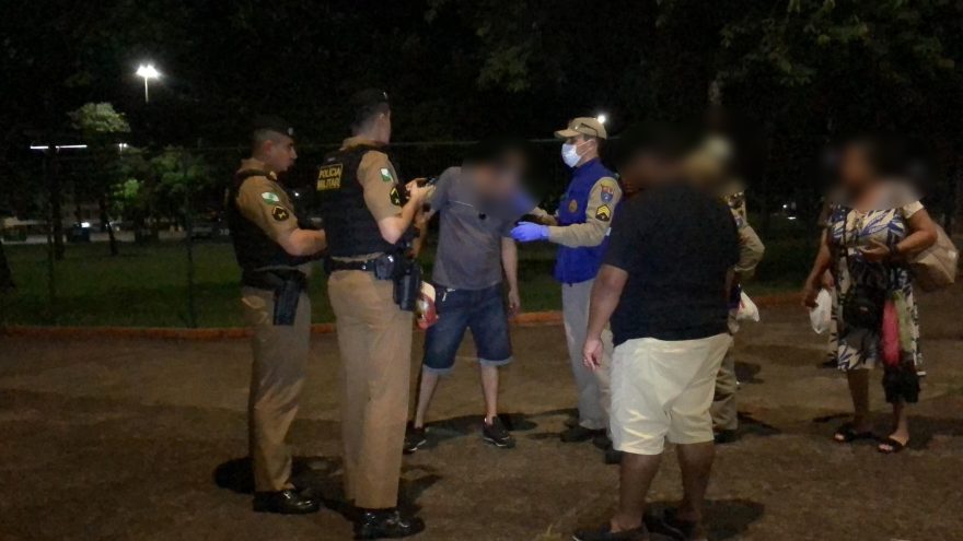 Homem é atropelado na faixa de pedestres na Rua São Paulo em frente ao Terminal Oeste