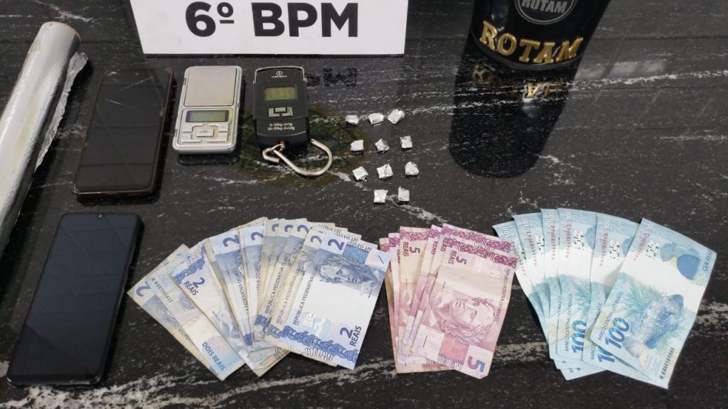 Rotam apreende crack e balanças de precisão em Santa Tereza; quatro foram detidos