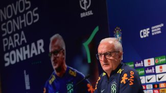 Seleção inspira o mundo e precisa voltar a vencer, diz Dorival Júnior