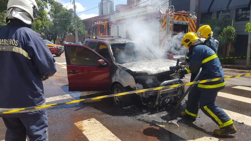 Motor de Ecosport pega fogo no Centro