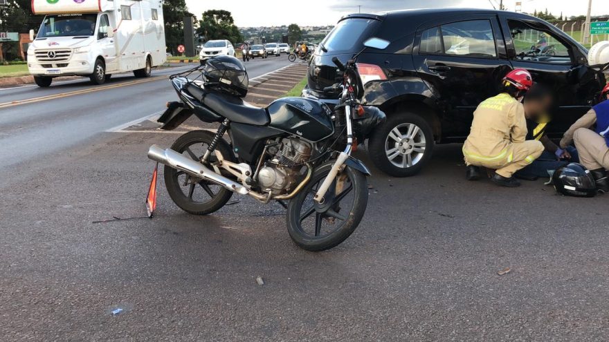 Motociclista fica ferido em acidente no Trevo da Portal na BR-277
