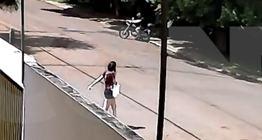 ALERTA: tarado de moto aterroriza jovem no Bairro Universitário