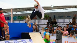 Veranistas do Litoral curtem manobras radicais de campeões nacionais do skate