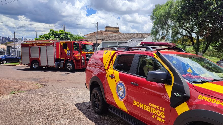 Faíscas causam incêndio em sótão no Canadá