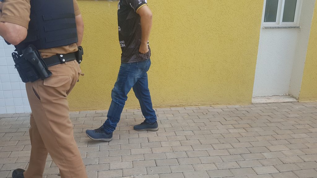 Corintiano é encaminhado até à delegacia após discutir com companheira