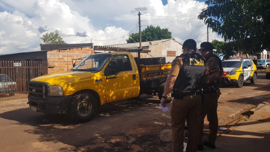 Homem é baleado e morre dentro de caminhonete na Rua Kyalami