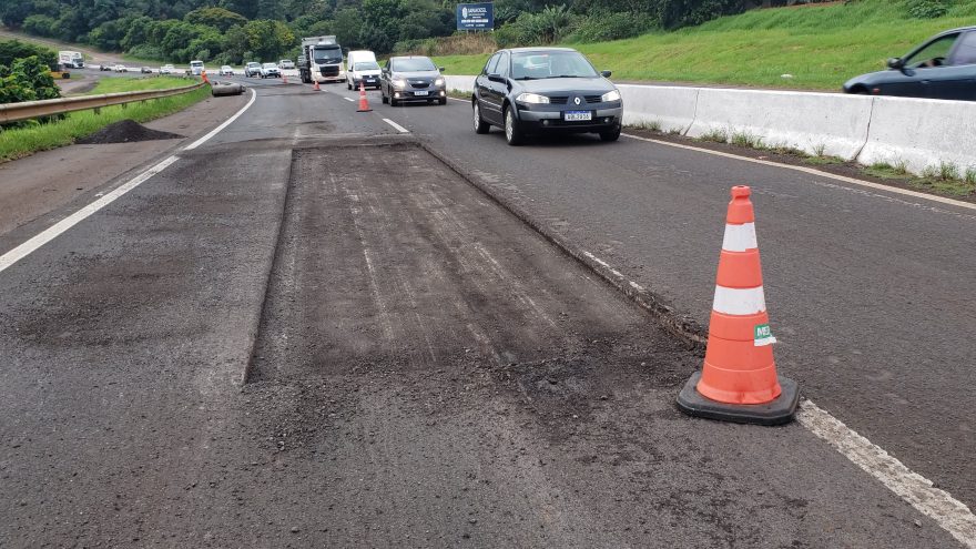 Obras na malha asfáltica deixa trânsito na PRc-467 caótico