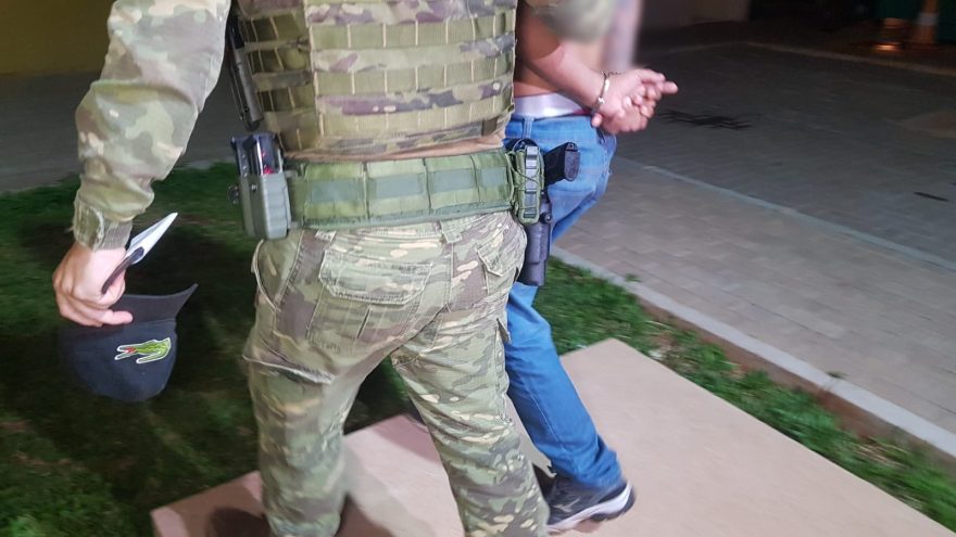 Jovem de 23 anos viajava com 20 tijolos de maconha rumo à Curitiba é preso pelo BPFron