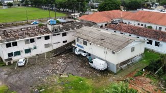 Temporal destelha hospital São Vicente Ferrer, no RS