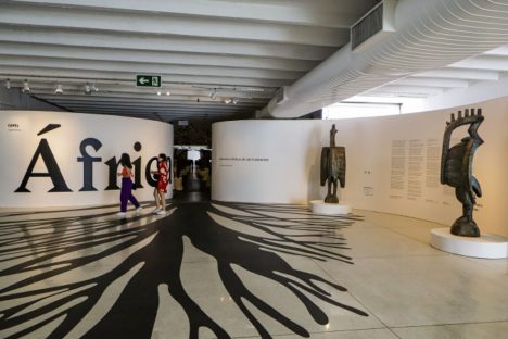 Exposição “África: Diálogos com o Contemporâneo” fica no MON até dia 28