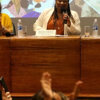 Ministra celebra cultura brasileira em festa de 15 anos do Ibram Imagem referente a Ministra celebra cultura brasileira em festa de 15 anos do Ibram