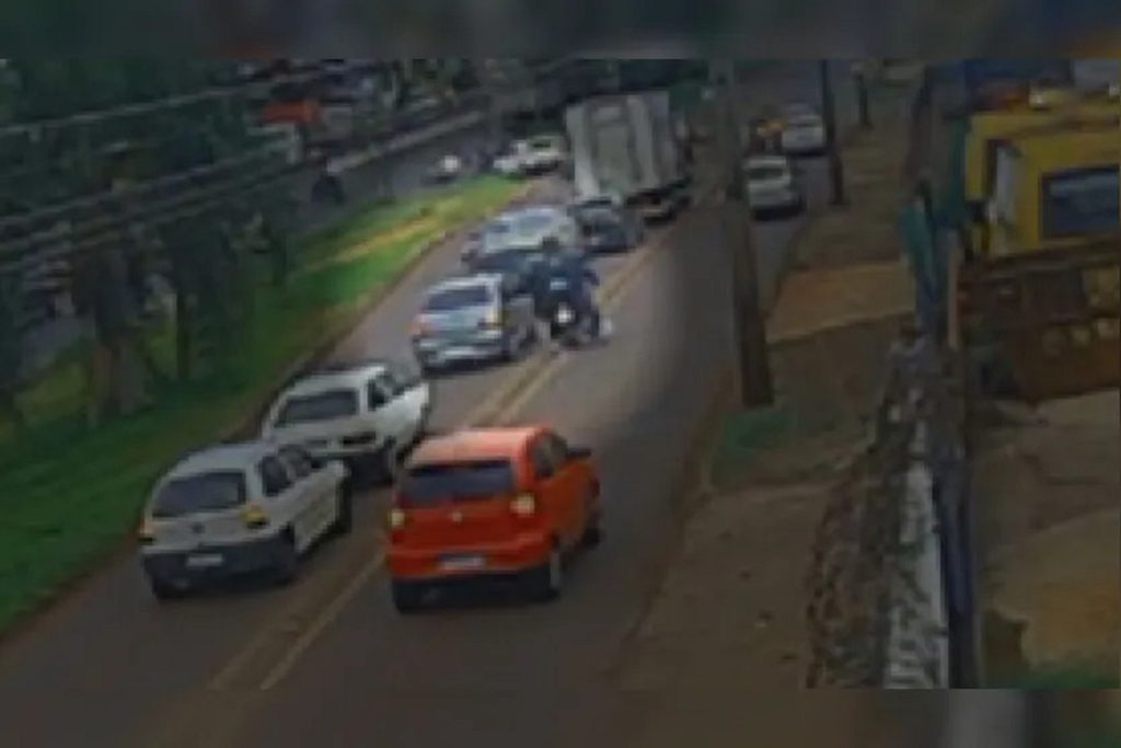 Crime planejado: dupla é morta com mais de 50 tiros em via pública de Londrina