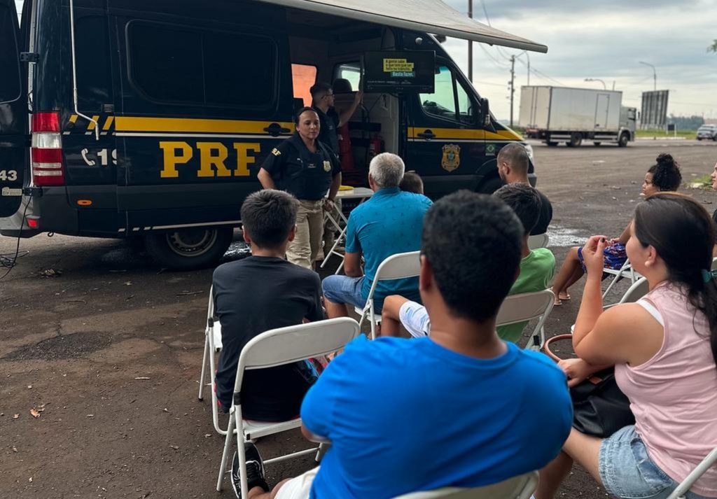 “Cinema Rodoviário” chama a atenção para as regras de segurança no trânsito
