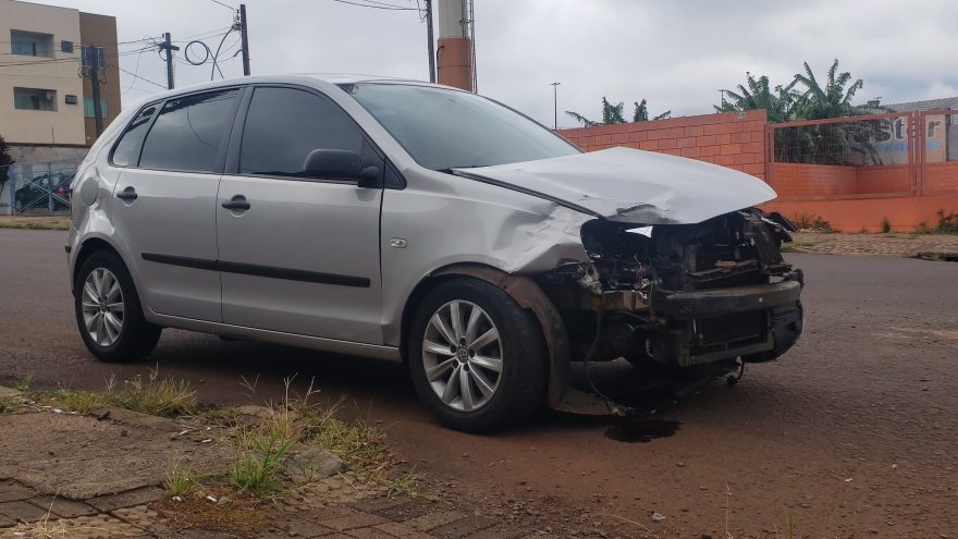 Colisão de trânsito deixa veículos danificados no Alto Alegre