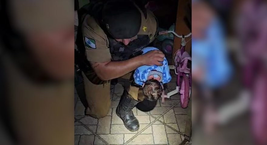 PM salva vida de bebê engasgado no Alto Alegre