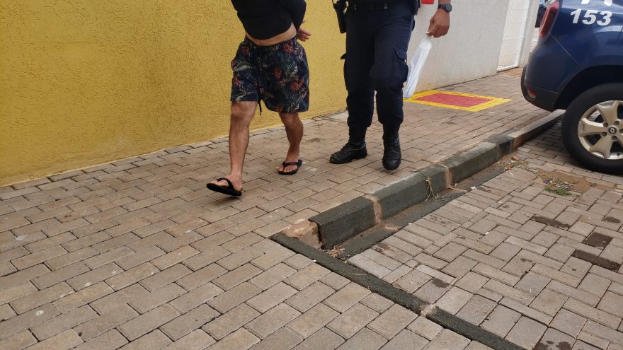 Um dia após ser solto, homem é preso por violência doméstica