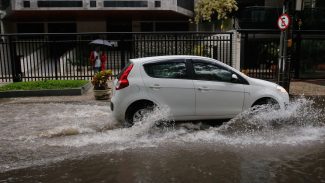 Temporal no Rio provoca alagamentos durante a madrugada