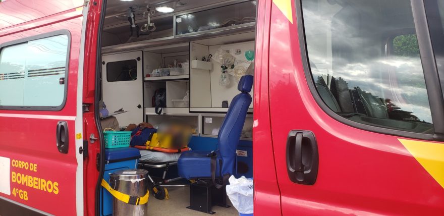 Motociclista fica ferido em acidente na Rua Maracaí