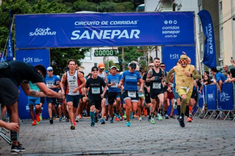 Cerca de 1.300 atletas participaram da Corrida de Rua da Sanepar em Matinhos