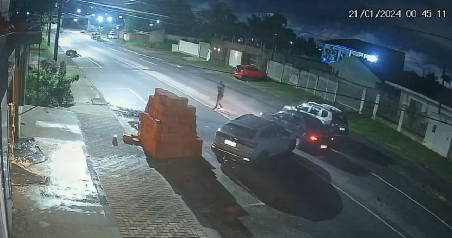 Câmera registra atentado com tiros de fuzil em Paranaguá