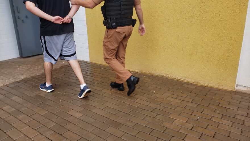 Homem é detido após furtar R$ 45 mil em distribuidora