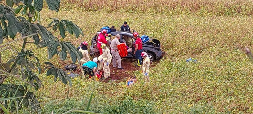 Quatro pessoas ficam feridas em capotamento na rodovia BR-163