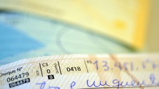 Uso de cheques no Brasil cai 95% desde 1995