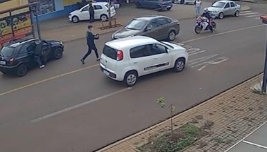 Imagem referente a Bandidos roubam carro a mão armada no Floresta