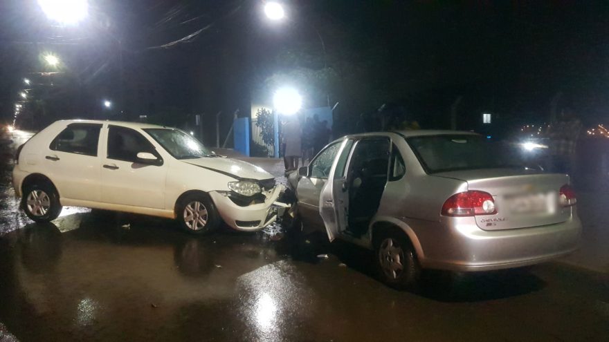 Mulher fica ferida em acidente na Rua Guilherme Piovesan