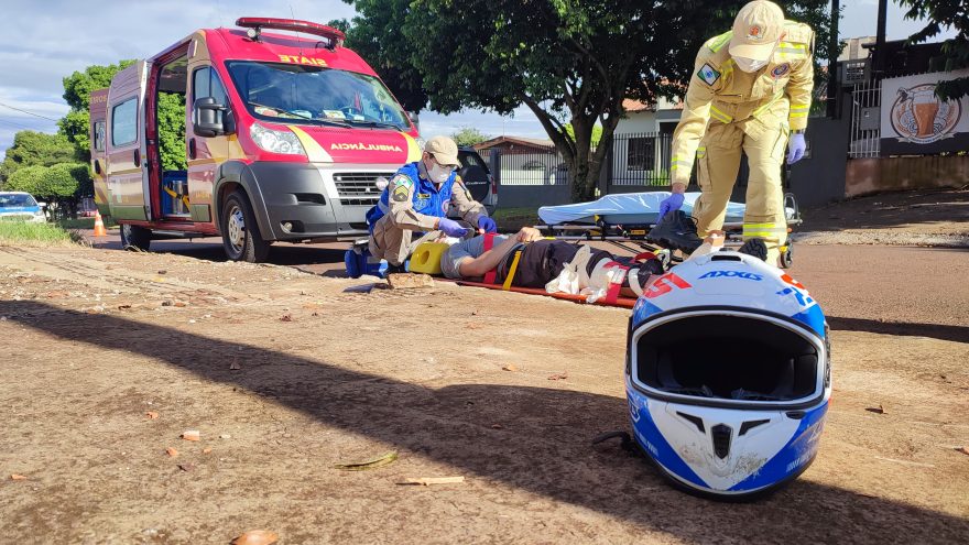 Motociclista fratura a perna em acidente no Bairro Brasília
