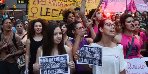 Imagem referente a Leis municipais e estaduais dificultam acesso ao aborto legal