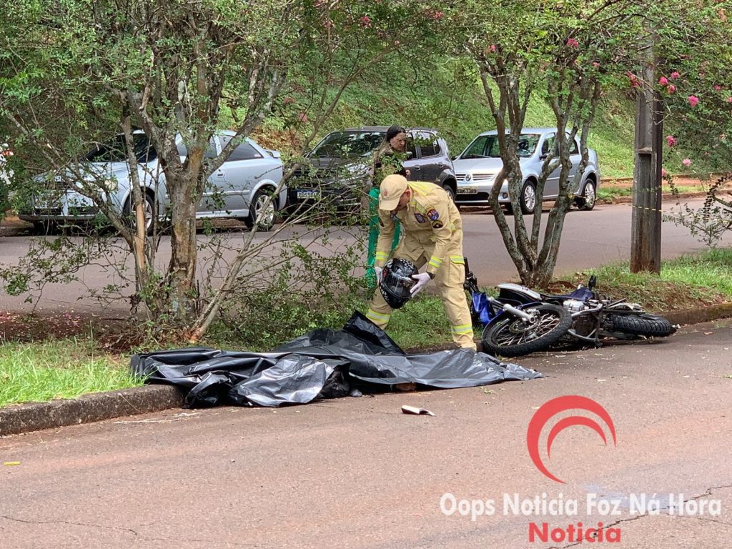 Motociclista morre em grave acidente de trânsito em Foz do Iguaçu Motociclista morre em grave acidente de trânsito em Foz do Iguaçu