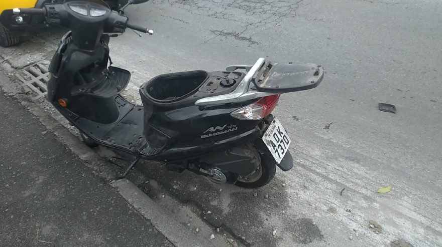 Idoso tem lesão grave na cabeça após bater moto contra carro em Colombo