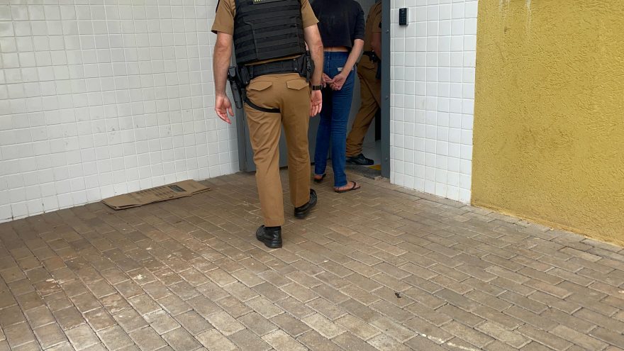 Mulher de 40 anos é detida no Marco Zero de Cascavel com drogas para o consumo