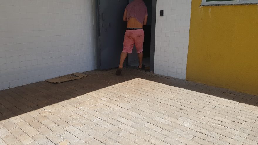 Homem é preso pela Polícia Militar no Interlagos