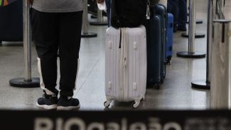 Auditores da Receita fazem operação-padrão em aeroportos nesta terça